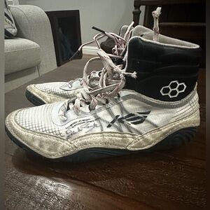 Rudis Wresteling Shoes white uses for a school season -size8